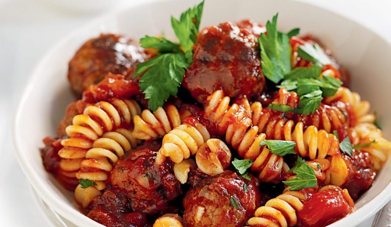 Pasta spirals with herby meatballs