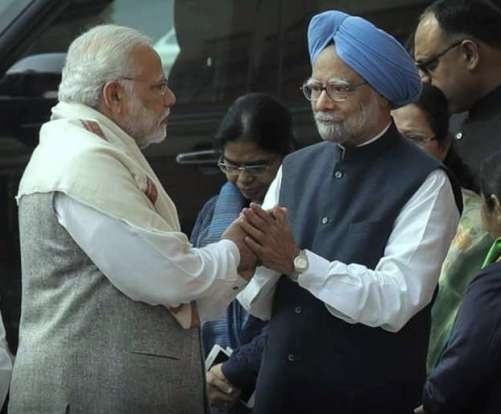 विश्लेषण: जानिए मनमोहन या मोदी, किसके शासन में ज़्यादा गिरा रुपया