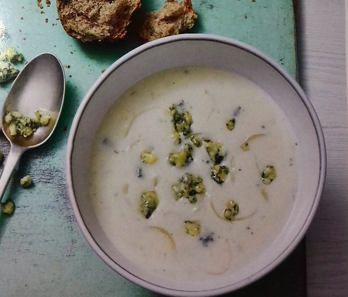 Blue Stilton and onion soup