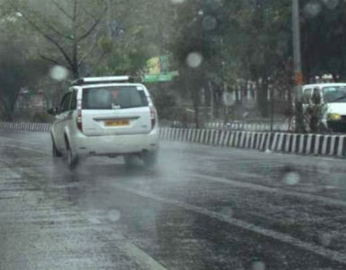 Thunderstorm lashes Chandigarh and its surrounding areas
