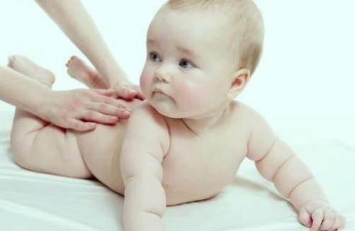  Six ways to protect your baby's skin this winter 