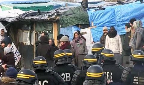  French police dismantle migrant camp 
