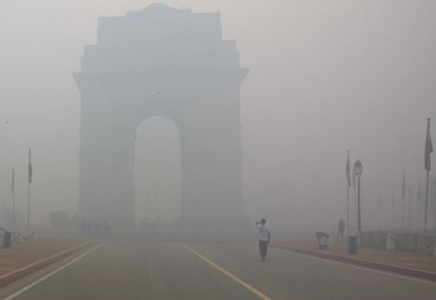  Delhi's landfill burns for 3rd day, turns air quality severe 