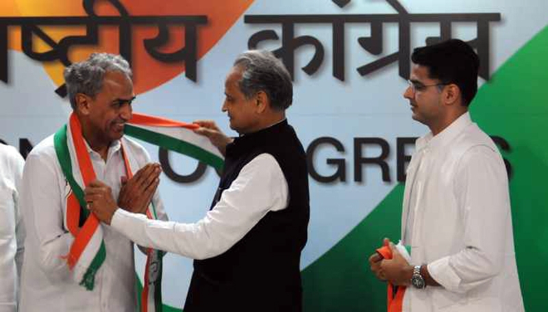  Rajasthan BJP MP Harish Meena joins Congress 