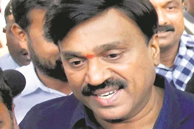  Karnataka mining baron Reddy freed on bail in Ponzi case 