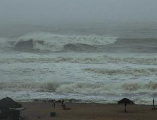  Cyclone Gaja crosses TN coast 