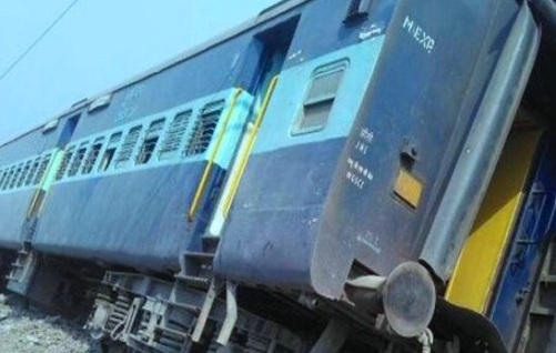  Train derails in UP 