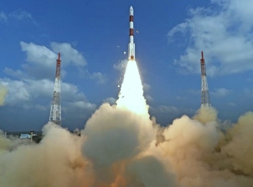  Indian rocket lifts off with country's HysIS, 30 foreign satellites 