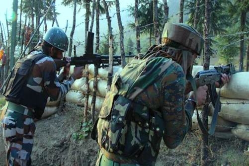  Indian, Pakistan trade heavy fire on LoC 
