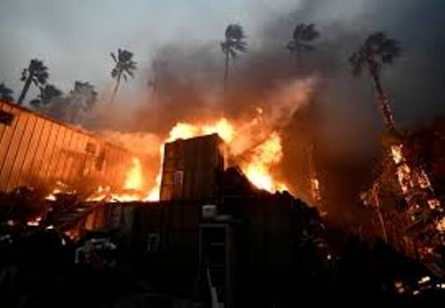  2 killed in US fires 
