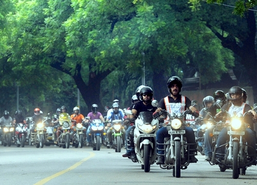  Know why the rule of two-wheeler’s headlights switch on in the day implemented?