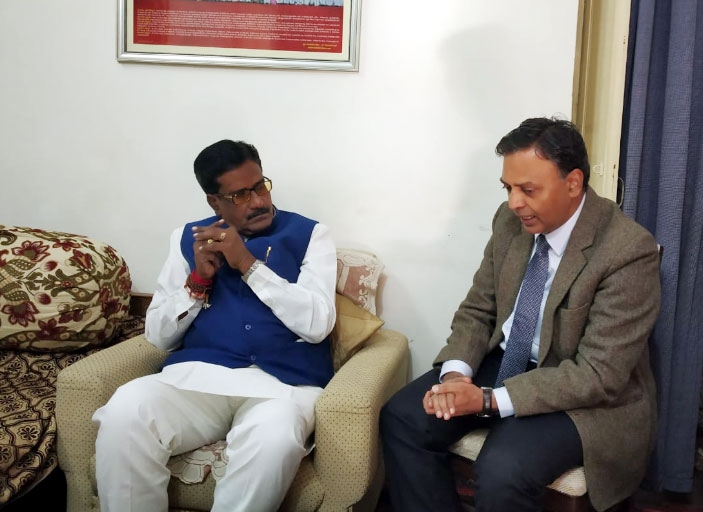 Officers meet Minister Yadav