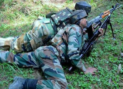  India, Pakistan trade fire on LoC 
