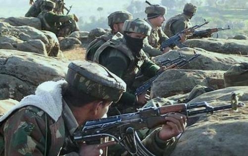  India, Pakistan trade heavy fire on LoC 