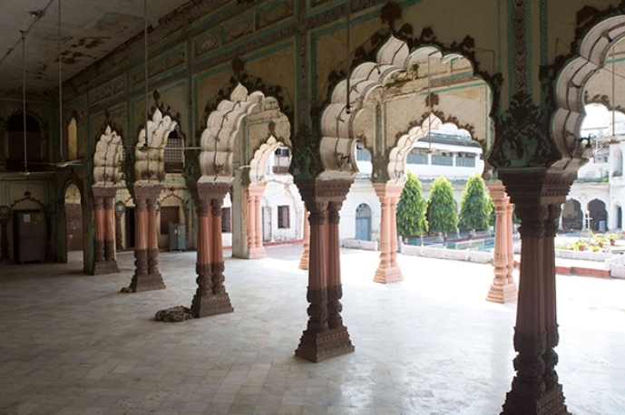  No early resolution in sight to 'royal' Bhopal imbroglio (Part II) (Investigation) 