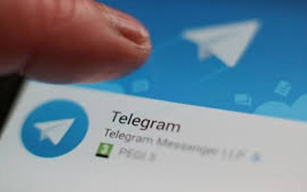 Telegram gifts users with theme colors and background features in the New Year
