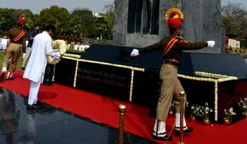 CM salutes martyrs at National Police Memorial