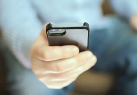 Periodic cleaning of mobile phones seems very important to avoid the Coronavirus infection