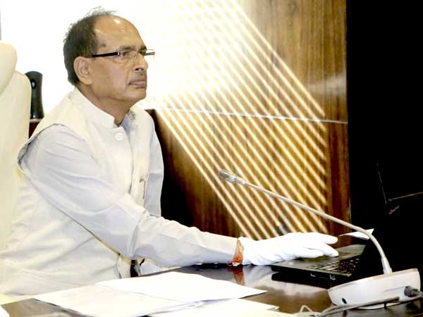 Litterateurs donate Rs one lakh for Corona relief on CM Chouhan’s appeal