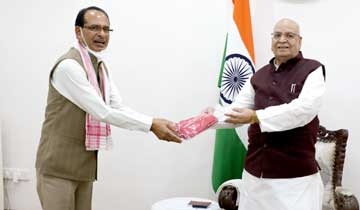CM Chouhan pays visit to Governor Tandon