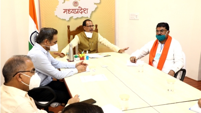 CM Chouhan reviews procurement system of paddy and other kharif crops  