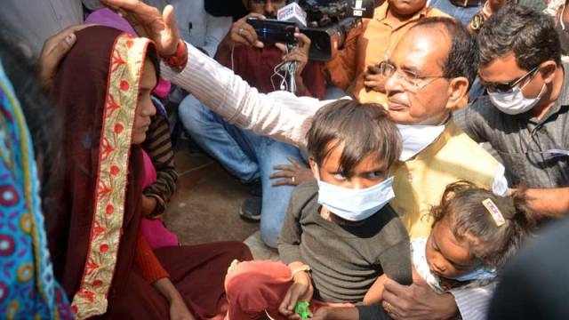 CM Chouhan visits Late Vijay Sahariya’s residence to meet his family
