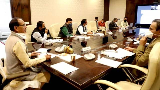 Big development projects should be completed on time