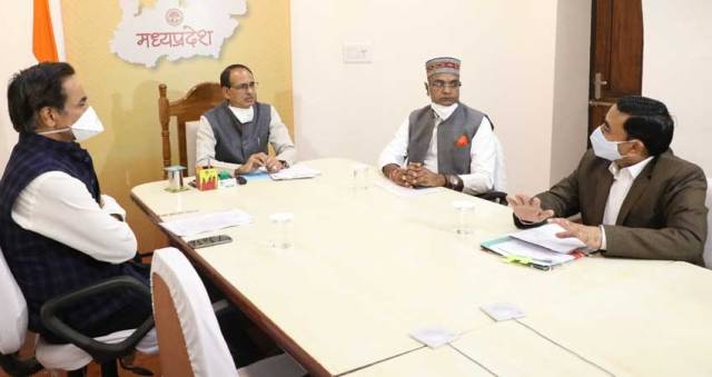 CM Chouhan instructs to remain vigilant against bird flu