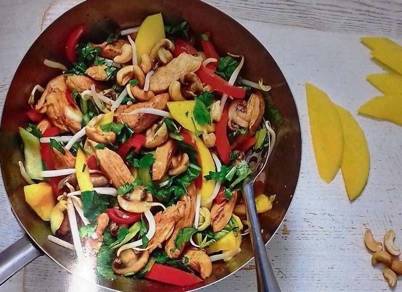 Chinese chicken with mango