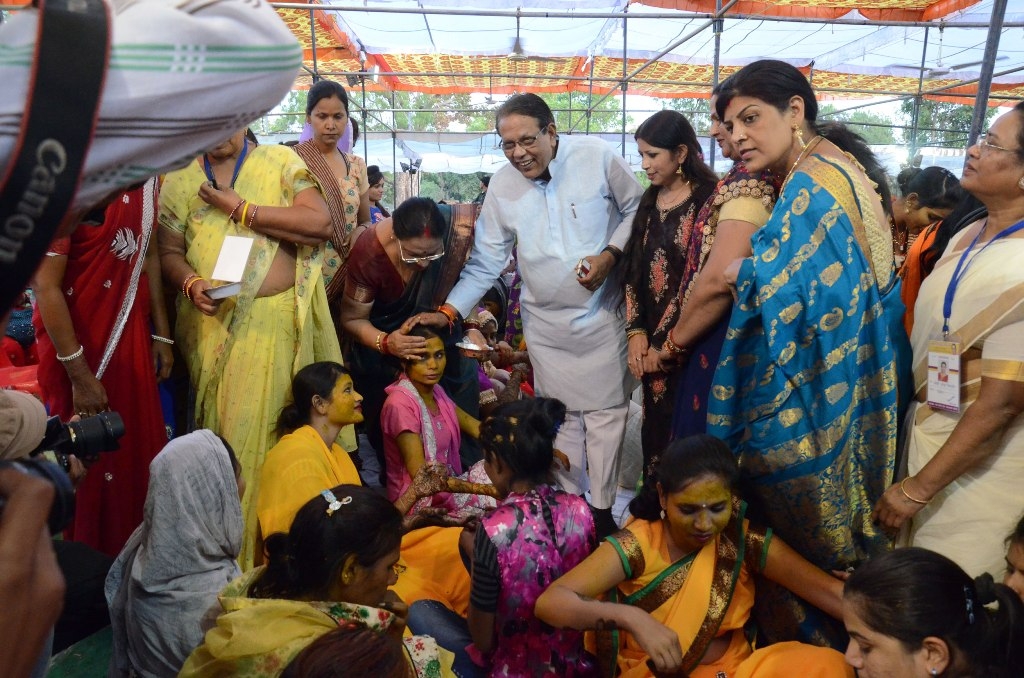 Menhdi and Ladies Sangeet Rituals Held