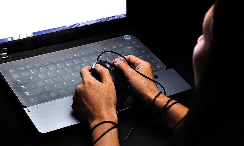  Pakistani man who blackmailed lady doctors in trouble 
