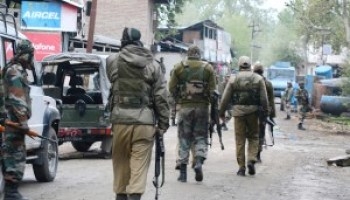  BREAKING NEWS: Four policemen killed by Kashmir militants 
