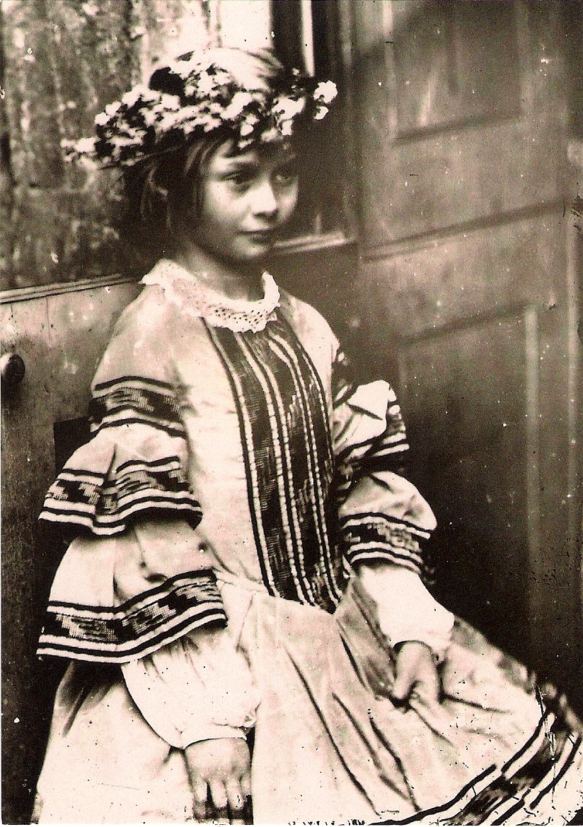  The girl for whom Wonderland was created (May 4 is Alice Liddell s 165th birth anniversary) (Lead) 