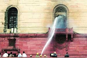  Minor fire breaks out at North Block 