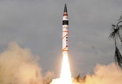  India test fires nuclear-capable Agni-II missile 