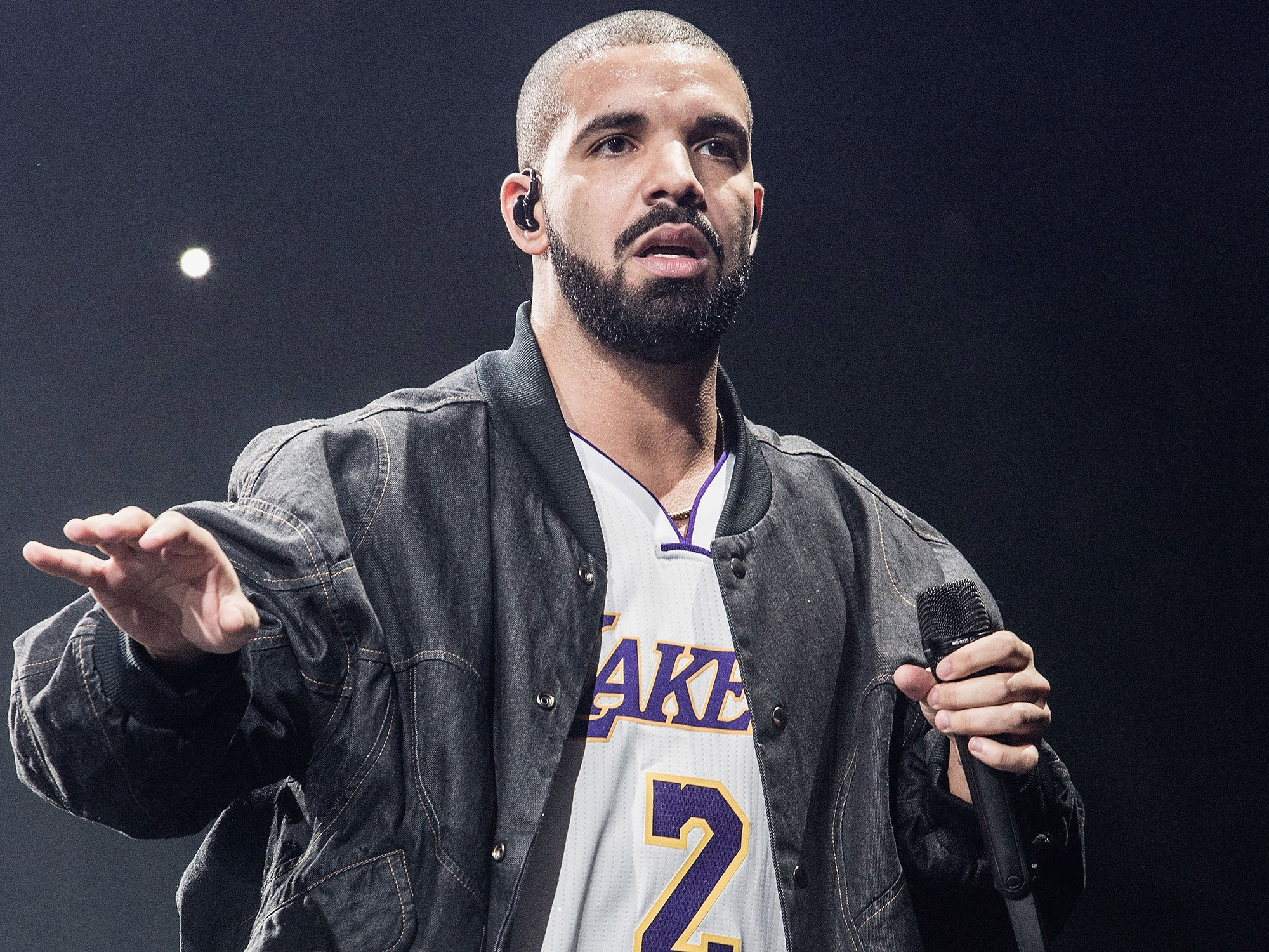  Drake s rep slams Brussaux s paternity accusation 