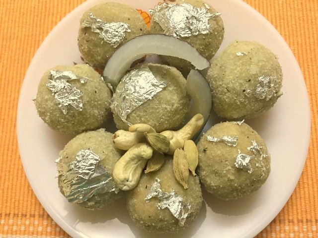 Atukula Ladoo Recipe