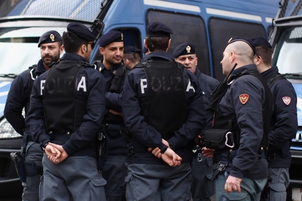  Dummies of Roma players strung up near Colosseum 