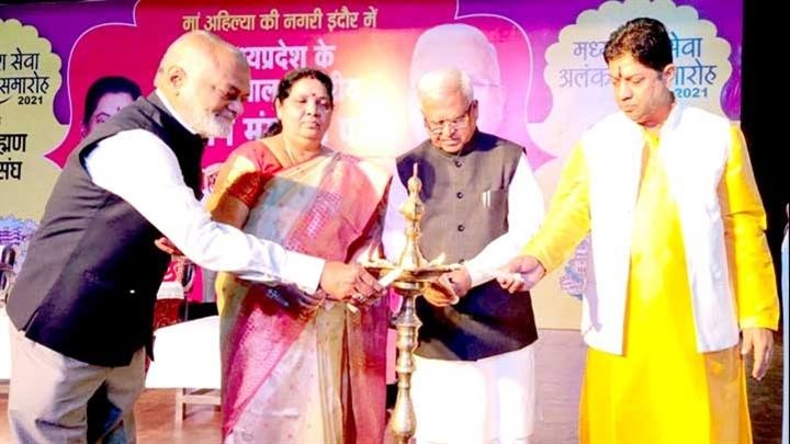 A healthy society is one in which everyones development, faith and efforts are involved - Governor Patel