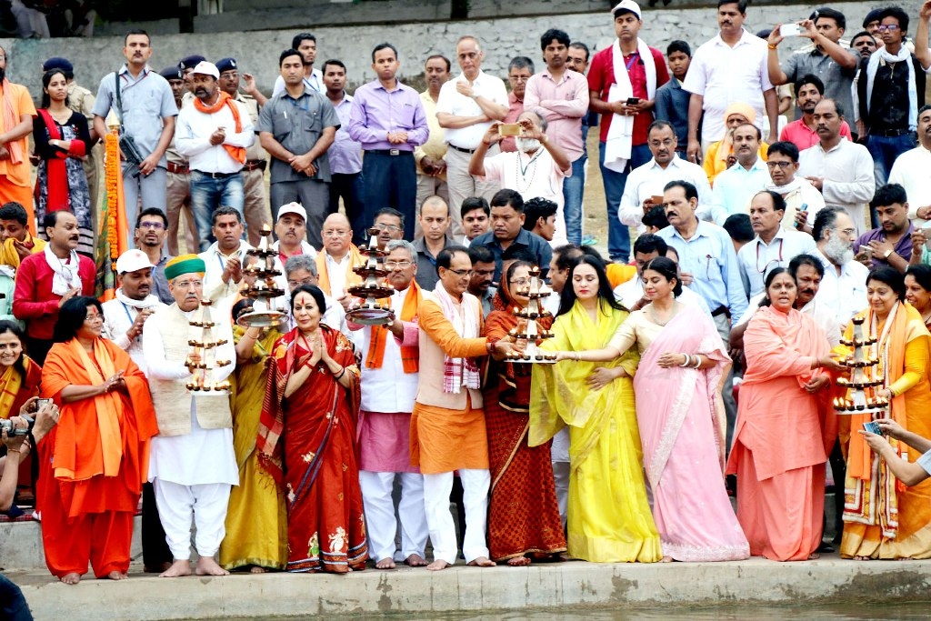 1014 Jan-Samvad Held During 142 Days of Yatra
