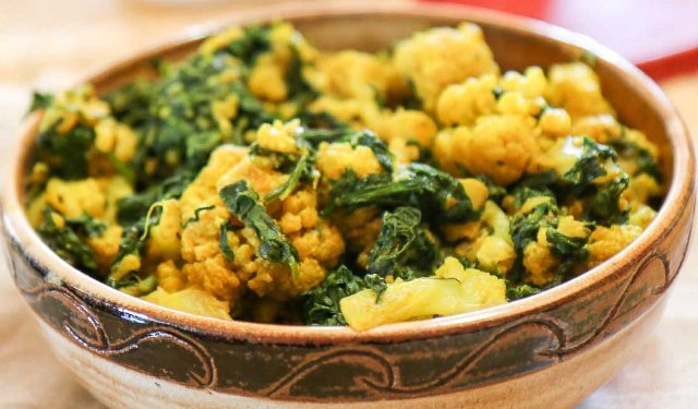 Palak Gobi (Cauliflower with Spinach)