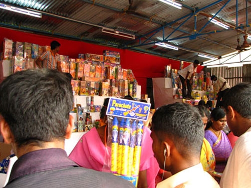  Bengal bans use of firecrackers over 90 decibels 