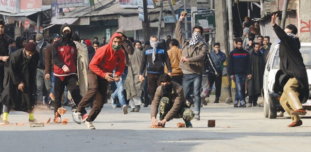  Clashes in Srinagar after Friday prayers 