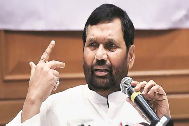  Paswan questions Nitish Kumar s silence on Lalu 