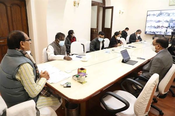  Will stop the third wave with public cooperation model : CM Chouhan