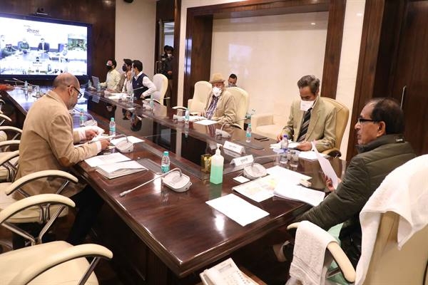 Accountability of officers should be fixed in redressal of complaints: CM Chouhan