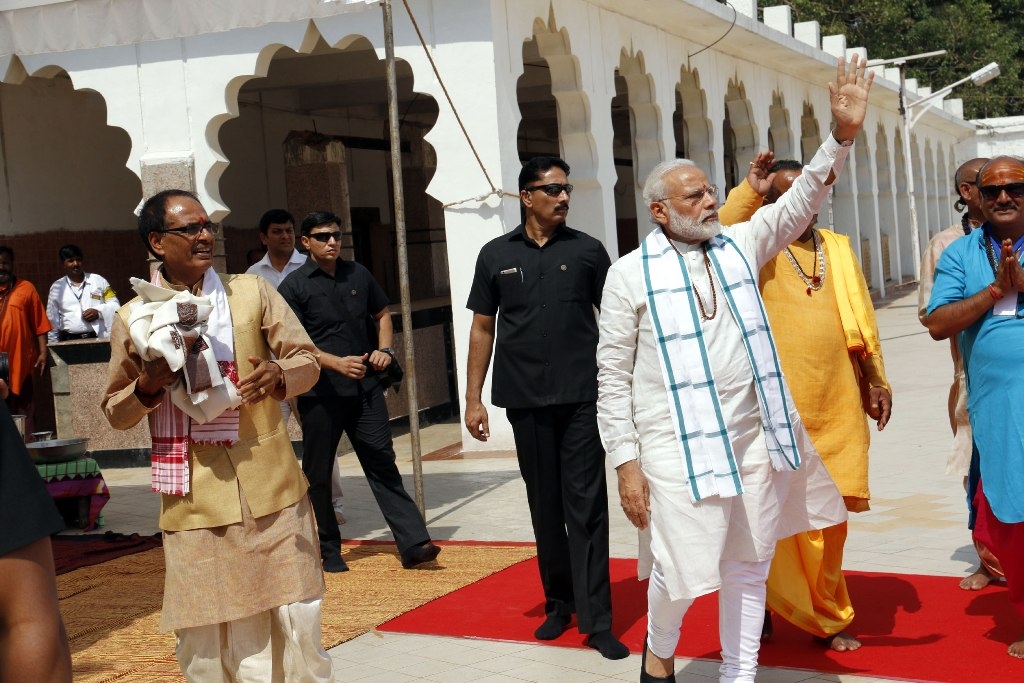 PM Modi given farewell from Amarkantak