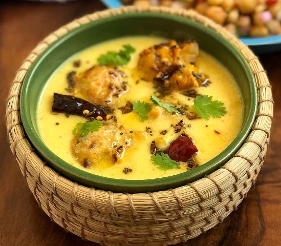 Punjabi Kadhi Pakora - Delicious Punjabi Kadhi