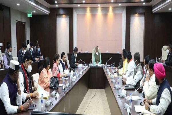 All officers should work with team spirit for State’s development: CM Chouhan