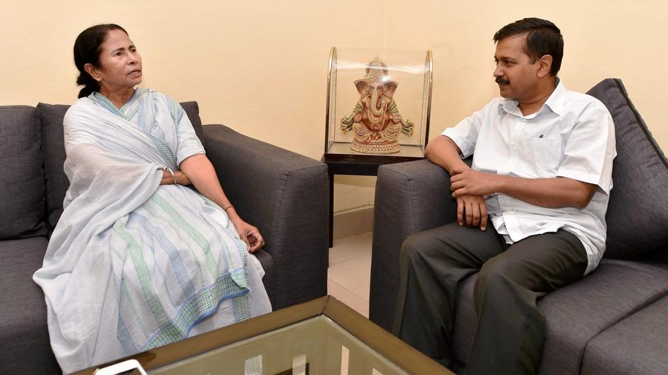 Kejriwal, Mamata discuss presidential polls 